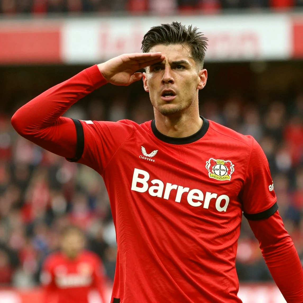 Khi Tôi Ngồi Trên Khán Đài Trống Ở Anfield: Bài Học Về VAR Và Cách Chúng Ta Định Nghĩa Sai Lầm