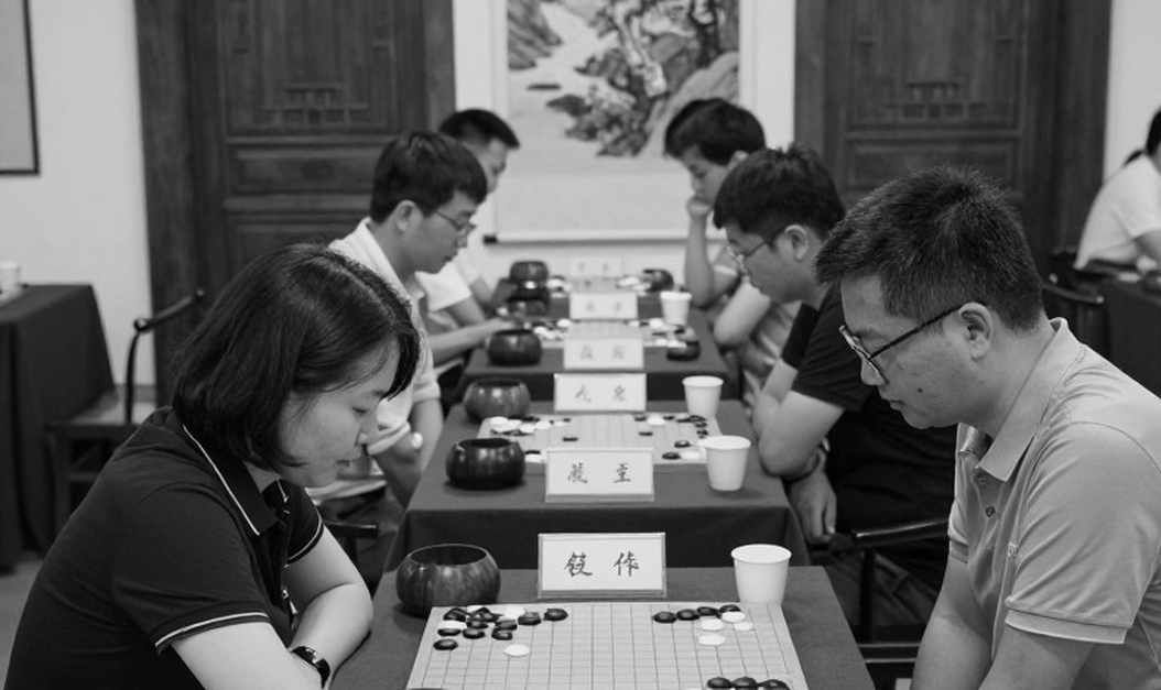 Khoảng lặng dữ liệu giữa kỳ chuyển nhượng esports