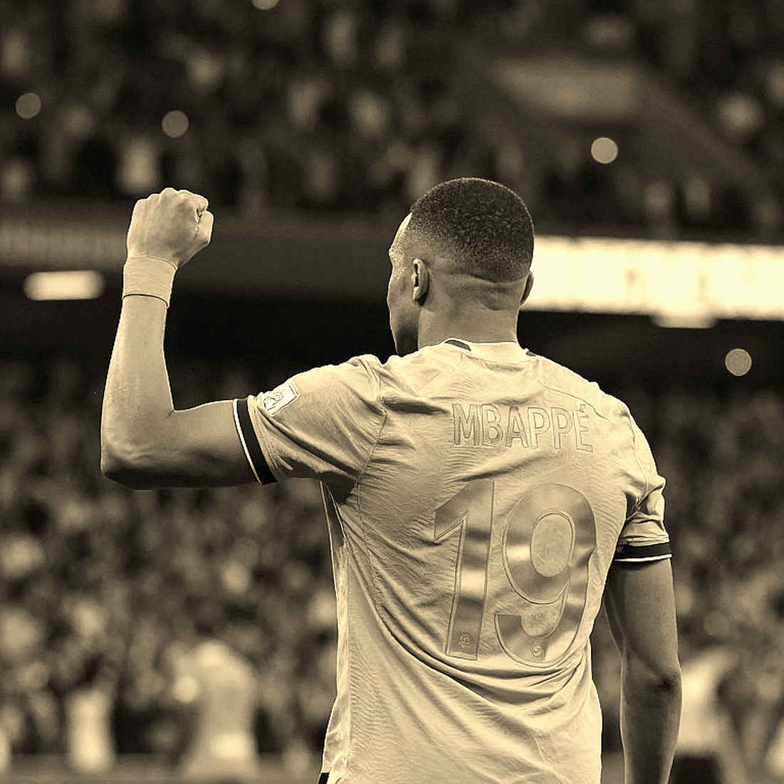 Man Utd khủng hoảng chấn thương giữa FIFA Days: Mazraoui rời sân vì đau lưng, Fernandes, Rashford, Mainoo, Dorgu đều bất ổn