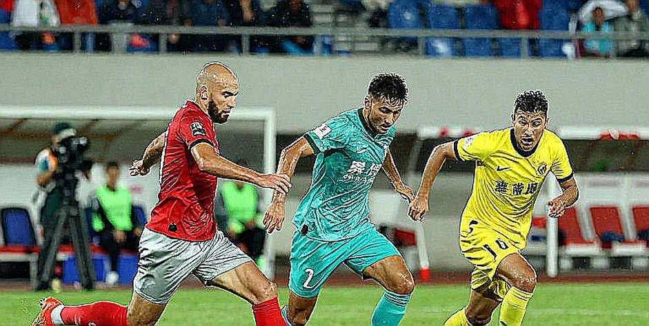Kỳ chuyển nhượng V.League: Khi một bảng dữ liệu trống buộc ta đọc lại thị trường Kỳ chuyển nhượng V.League: Khi một bảng dữ liệu trống buộc ta đọc lại thị trường